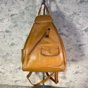 Aurielle Vintage 90s leather backpack